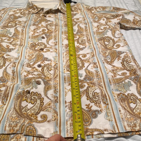 Gorgeous Tommy Bahama Paisley Print Button Down Shirt - Picture 9 of 10